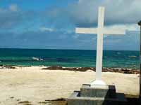 Крест на берегу