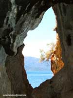 Вид из окна пещеры